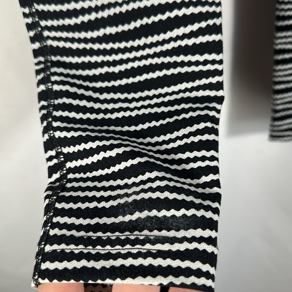 Nike Dri-Fit Black & Grey Striped Athletic Leggings - Picture 4 of 8